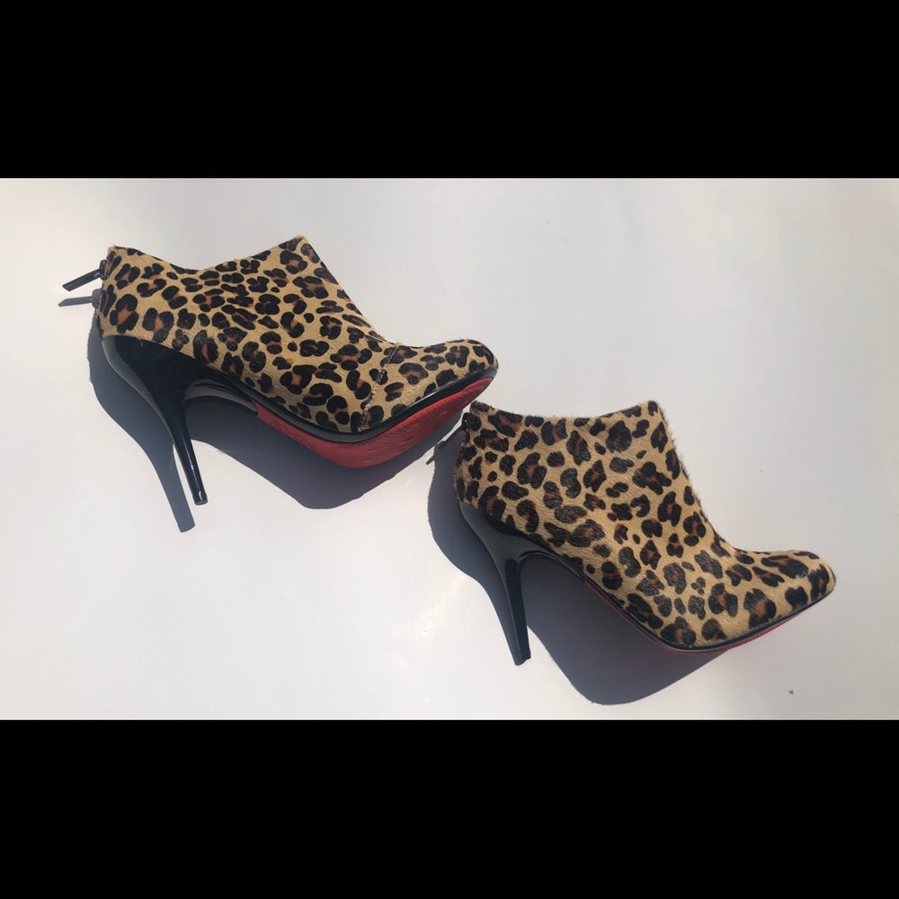 Kenneth Cole RXN Joni Arc Leopard Booties 7